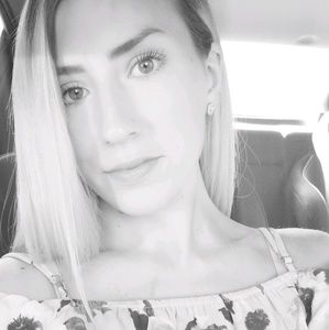 Meet your Posher, Hailey